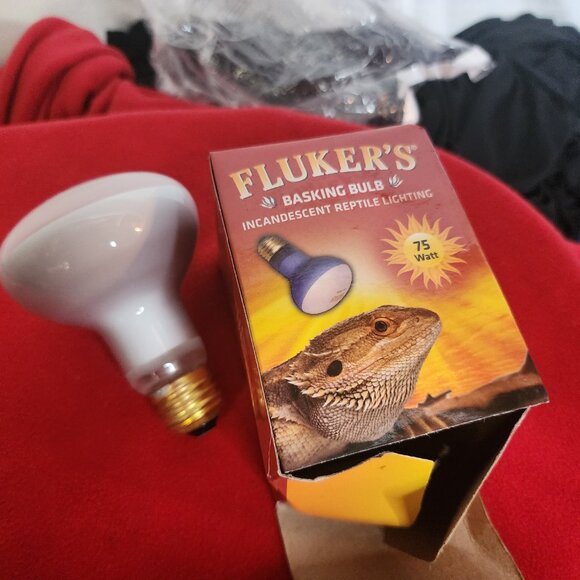 Fluker's 75W Incandescent Reptile Lighting Basking Bulb 120V 12"-18" Distance - Picture 2 of 16